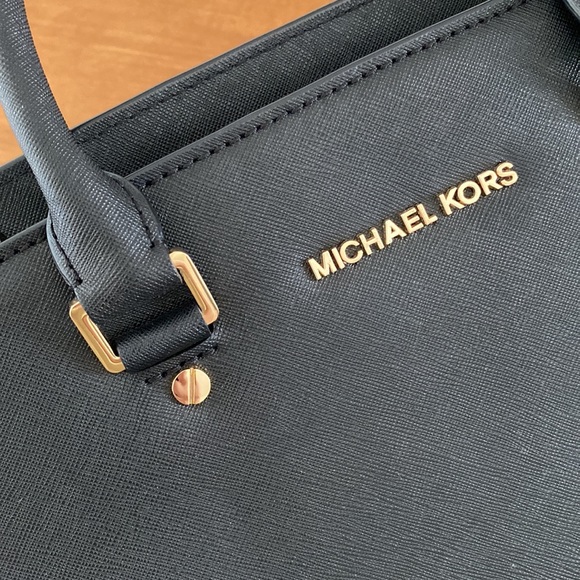 Michael Kors Selma Saffiano Leather Medium Trapeze Satchel in Black - Picture 6 of 6